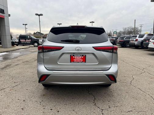 2022 Toyota Highlander Platinum