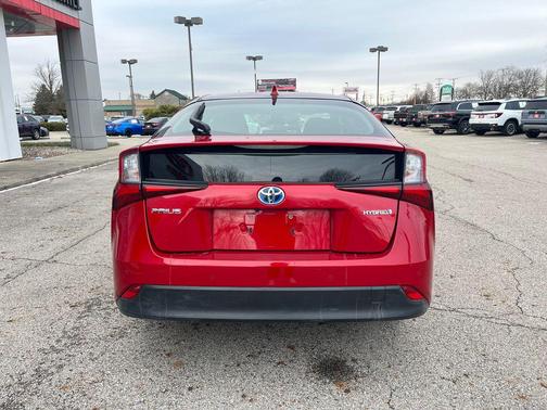 2021 Toyota Prius LE