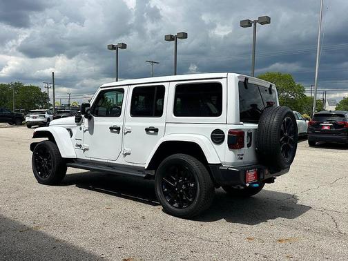 Bright White Clearcoat 2023 Jeep Wrangler 4xe Sahara