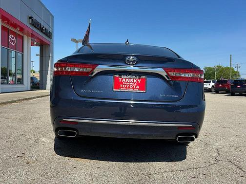 Parisian Night Pearl 2017 Toyota Avalon Limited