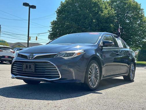 Parisian Night Pearl 2017 Toyota Avalon Limited