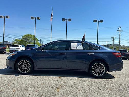 Parisian Night Pearl 2017 Toyota Avalon Limited