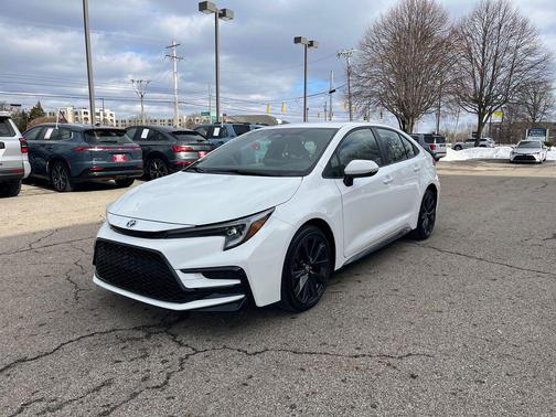 2024 Toyota Corolla Hybrid SE