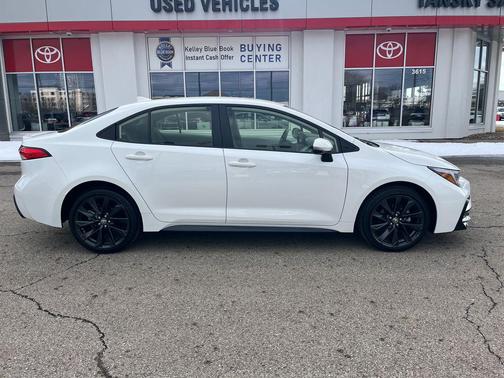 2024 Toyota Corolla Hybrid SE