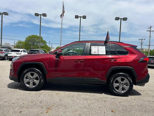 Pearl 2025 Toyota RAV4 XLE