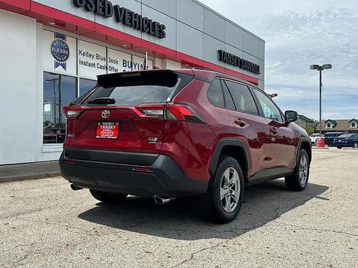 Pearl 2025 Toyota RAV4 XLE