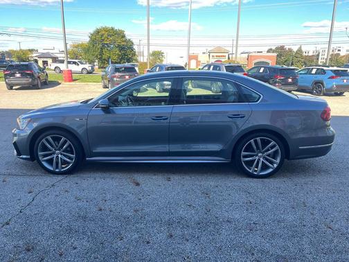 2017 Volkswagen Passat 1.8T R-Line w/Comfort