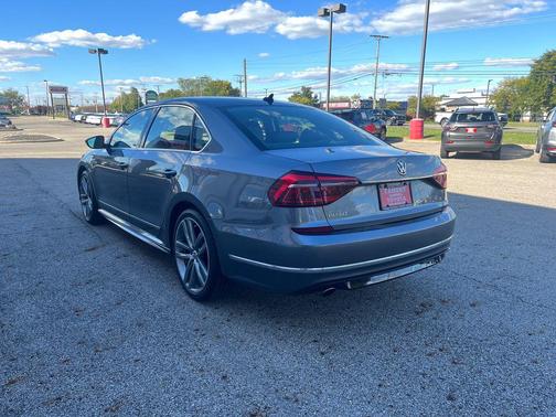2017 Volkswagen Passat 1.8T R-Line w/Comfort
