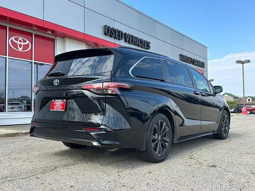 Midnight Black Metallic 2022 Toyota Sienna XSE 7 Passenger