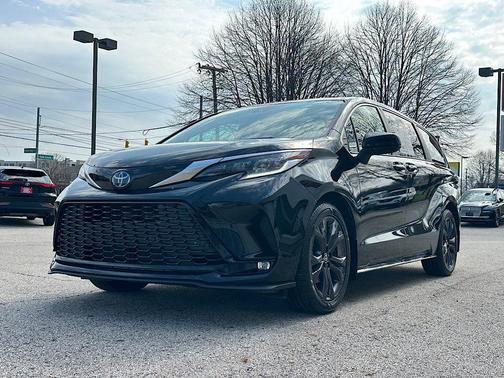 Midnight Black Metallic 2022 Toyota Sienna XSE 7 Passenger