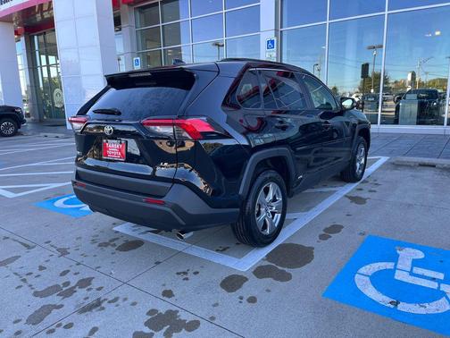 2025 Toyota RAV4 Hybrid LE