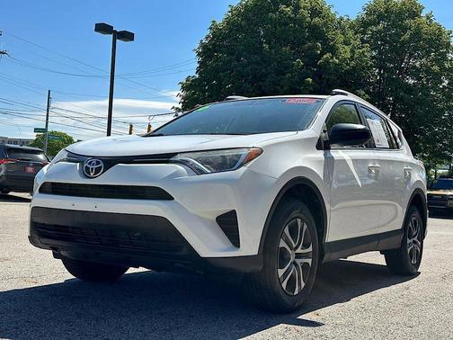 Super White 2016 Toyota RAV4 LE