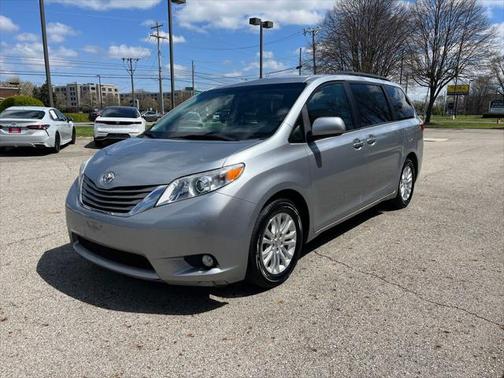 2017 Toyota Sienna XLE Premium
