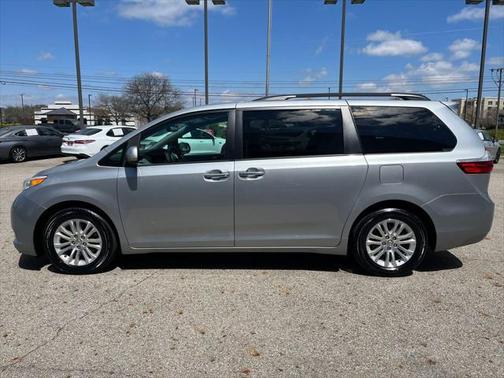 2017 Toyota Sienna XLE Premium