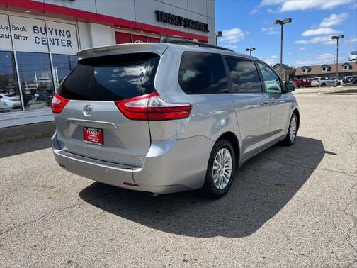 2017 Toyota Sienna XLE Premium