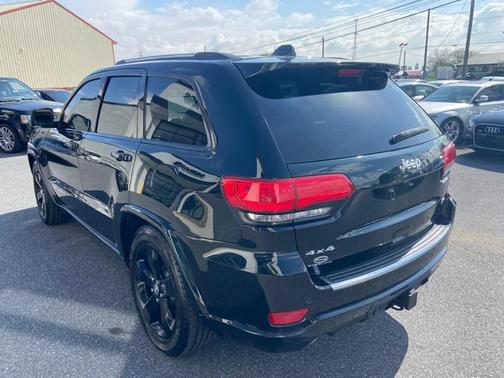 Photo 5 of 16 of 2014 Jeep Grand Cherokee Overland