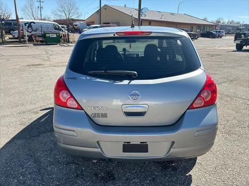 2011 Nissan Versa 1.8 S