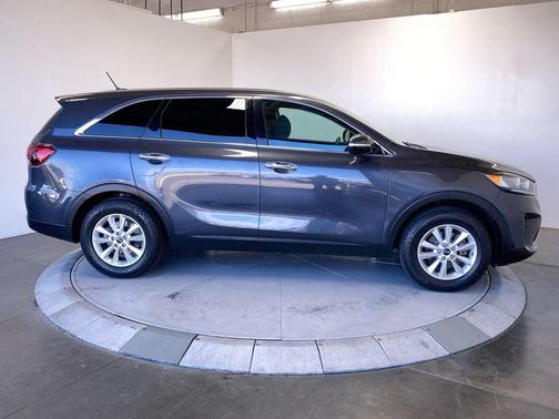 Platinum Graphite 2019 Kia Sorento LX