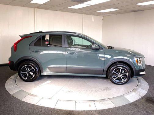 2025 Kia Niro EX