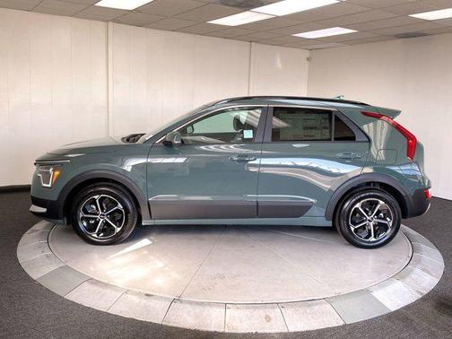 2025 Kia Niro EX