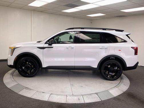 Glacial White Pearl 2026 Kia Sorento SX