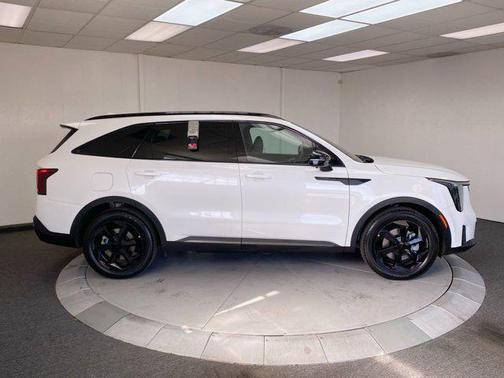 Snow White Pearl 2026 Kia Sorento Plug-In Hybrid SX Prestige