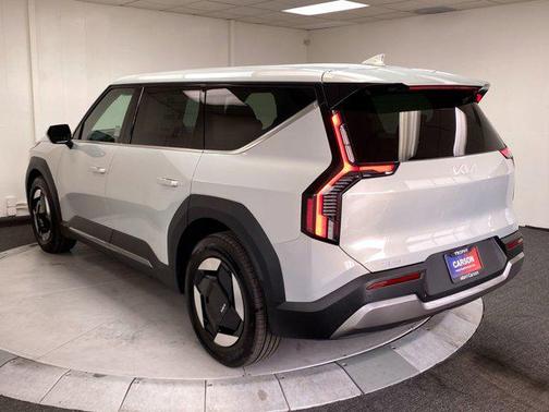 2026 Kia EV9 Light Long Range