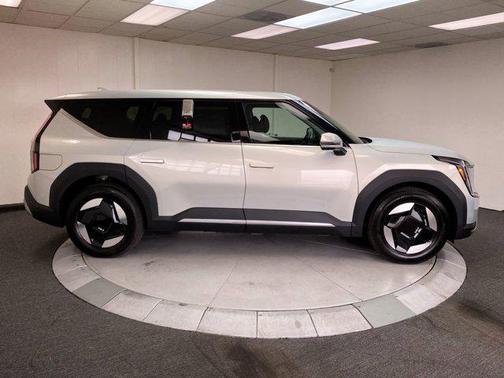 2026 Kia EV9 Light Long Range