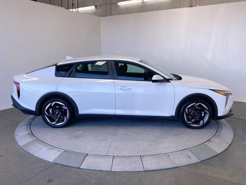 SNOWWHITE 2026 Kia K4 EX