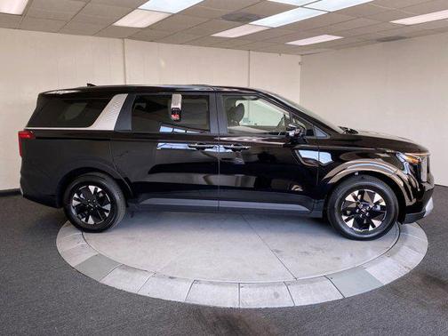 2026 Kia Carnival Hybrid LXS