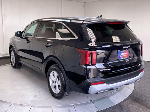 2025 Kia Sorento LX