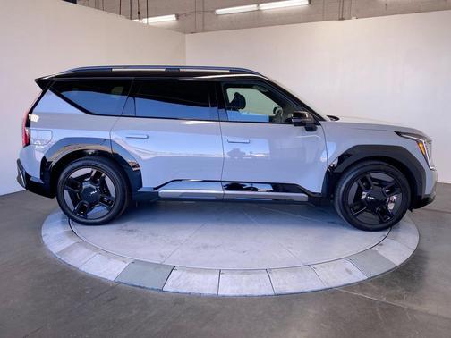 WOLFGREY/BLKROOF 2026 Kia EV9 GT-Line