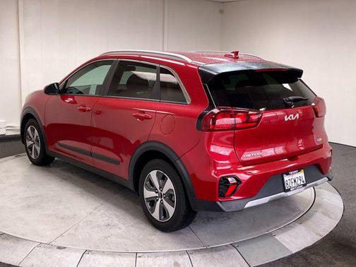 2022 Kia Niro LX