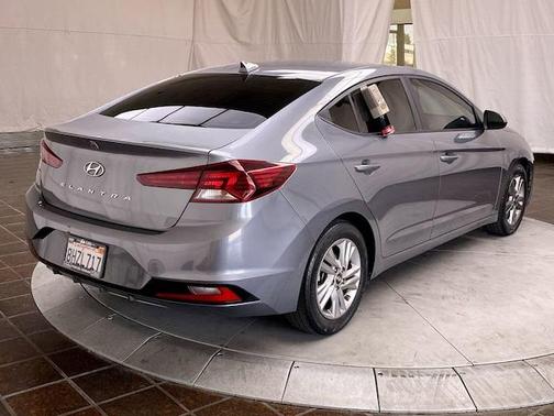 Photo 5 of 33 of 2019 Hyundai Elantra SEL