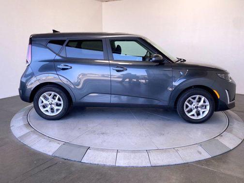 Gravity Gray 2025 Kia Soul LX