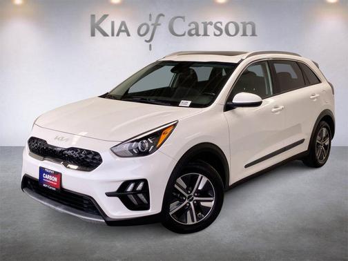 Snow White Pearl 2022 Kia Niro LXS
