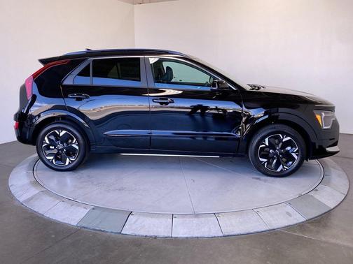 Aurora Black Pearl 2026 Kia Niro EV Wind