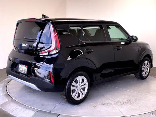 Fusion Black 2023 Kia Soul LX