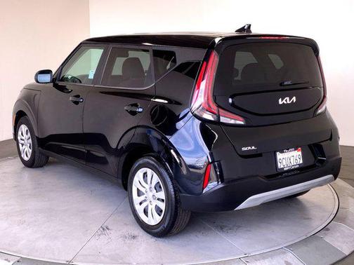 Fusion Black 2023 Kia Soul LX