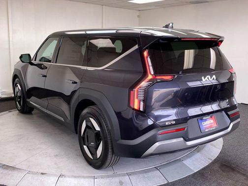 2026 Kia EV9 Light Long Range