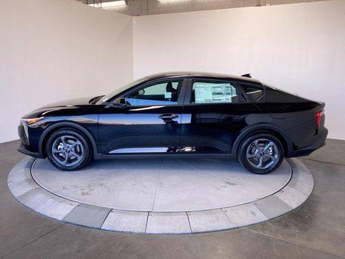 AUROABLCK 2026 Kia K4 LXS