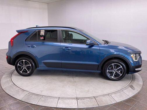2025 Kia Niro EX