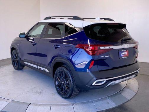 Neptune Blue 2022 Kia Seltos Nightfall Edition