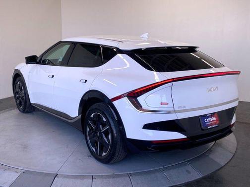 Glacier White Pearl 2025 Kia EV6 Wind