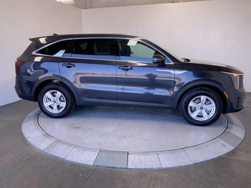 P.METAL 2026 Kia Sorento LX