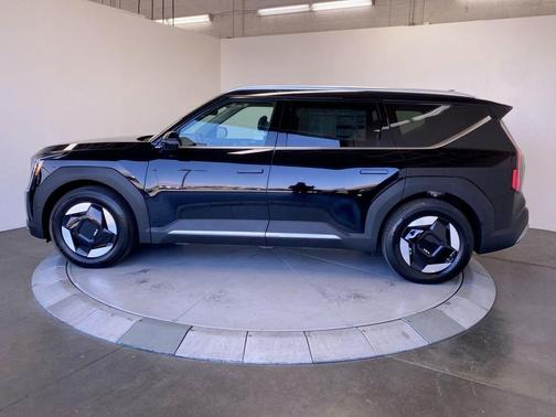 Ebony Black 2026 Kia EV9 Wind