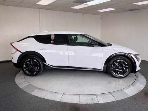 2025 Kia EV6 Wind