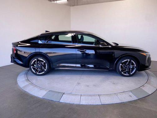 Aurora Black Pearl 2025 Kia K4 GT-Line