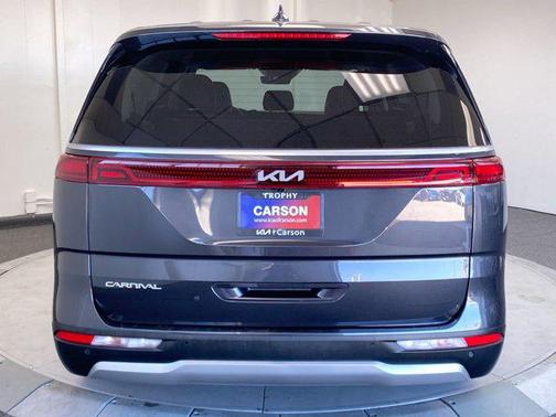 2024 Kia Carnival EX