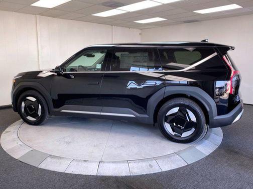 2026 Kia EV9 Light Long Range